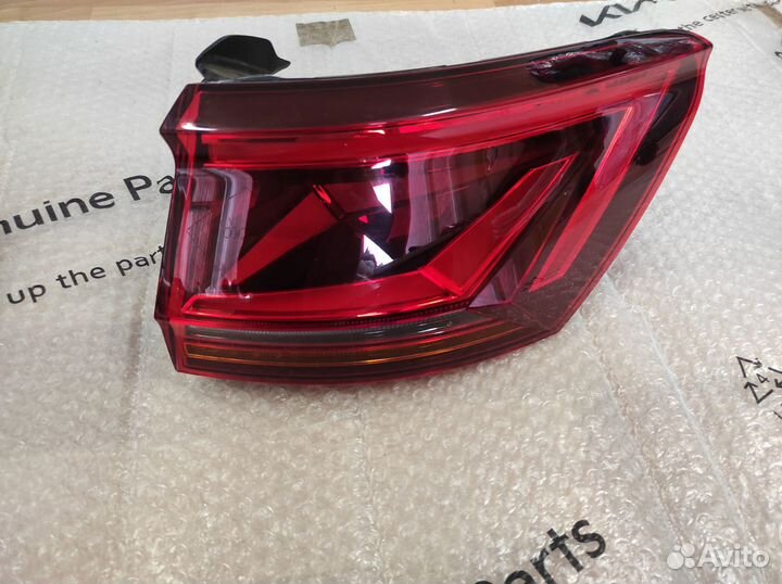 Volkswagen Touareg 3 фонарь задний правый новый