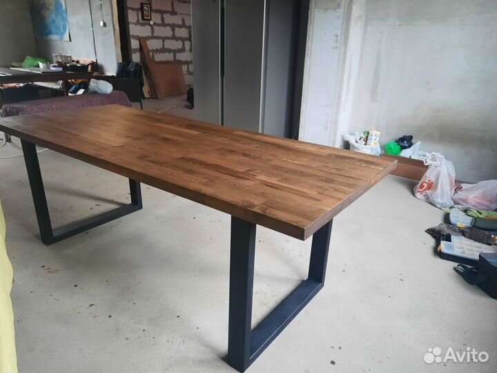 Стол обеденный массив