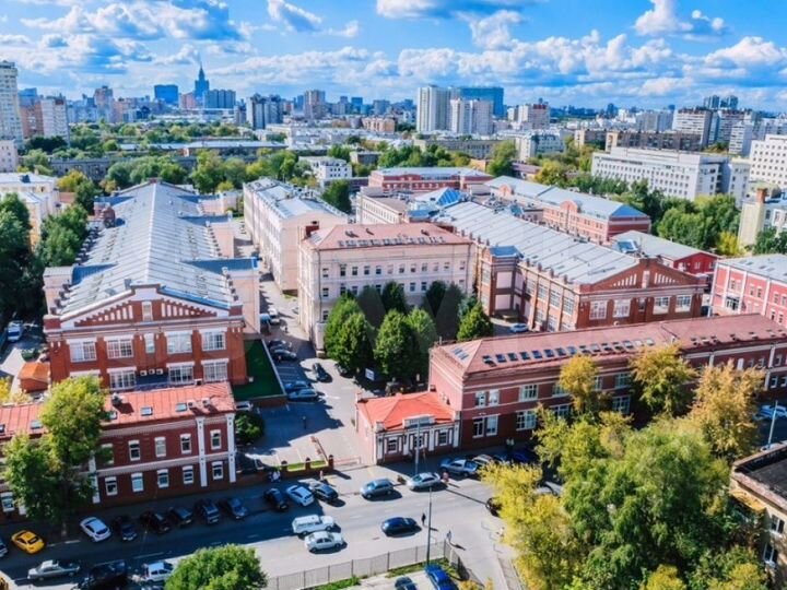 Сдам торговое помещение, 372.9 м²