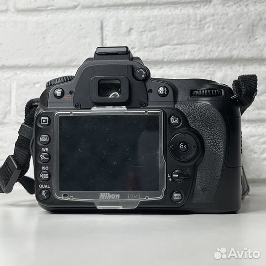 Nikon D90 kit 18-105 mm 22888 кадров