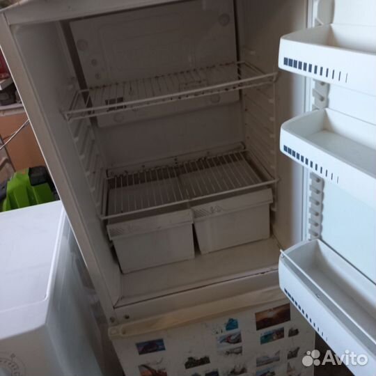 Холодильник бу,snaige
