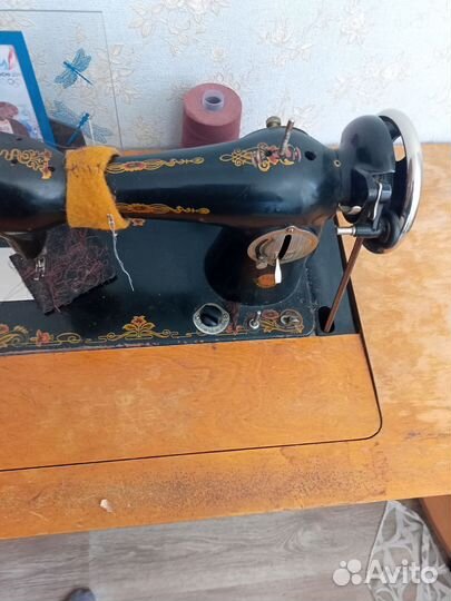 Швейная машинка зингер