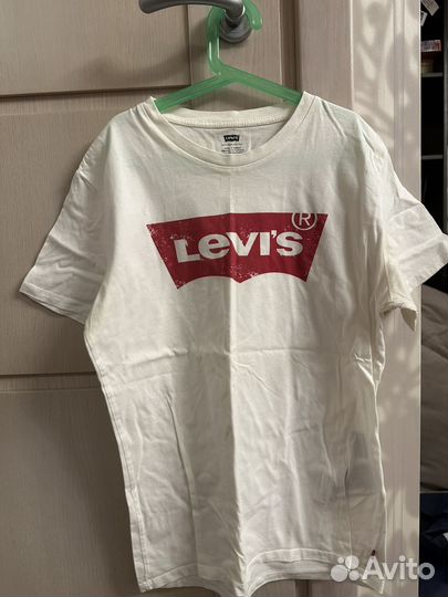 Футболки женские