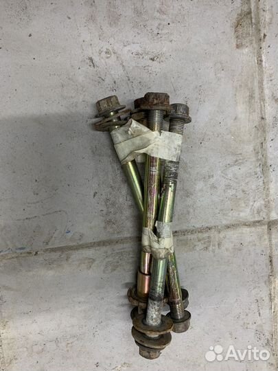 Регулировочные болты Subaru Impreza 2WD