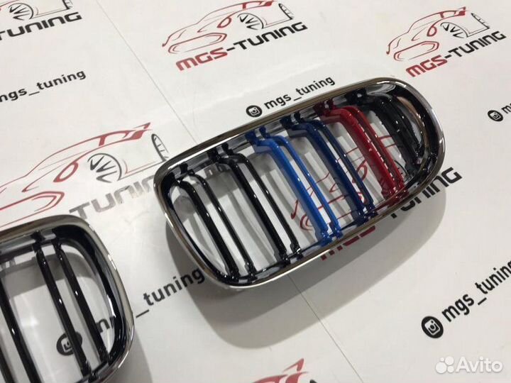 Ноздри BMW 3 серии E90 08-12 Хром + Триколор