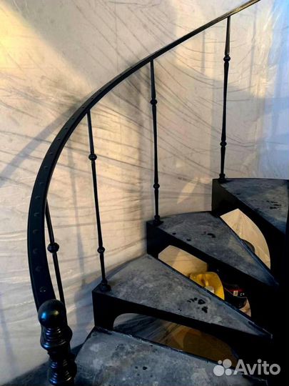 Перила деревянные для лестниц