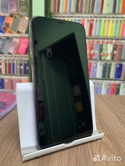 iPhone X на 64гб