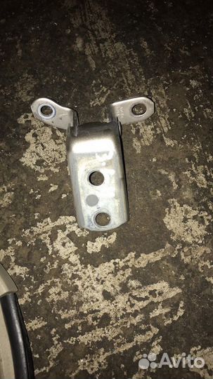 Петля двери задней левой нижняя Toyota Camry V40 2