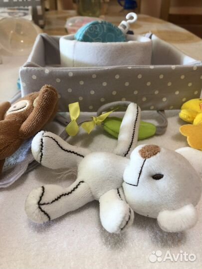 Молокоотсос ручной и др. товары для младенцев