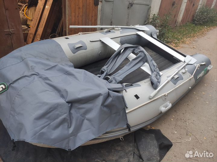 Лодка Gladiator E380 нднд