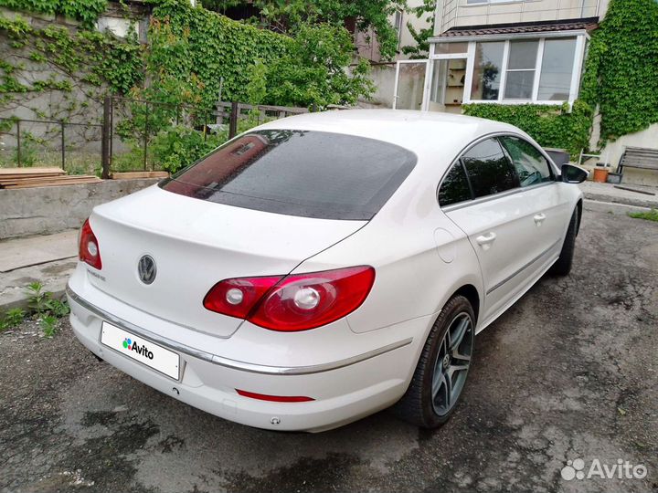 Volkswagen Passat CC, 2011