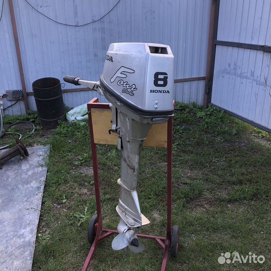 Подвесной лодочный мотор Honda 8
