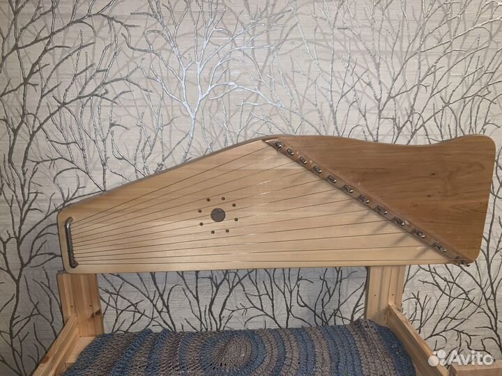 Гусли крыловидные