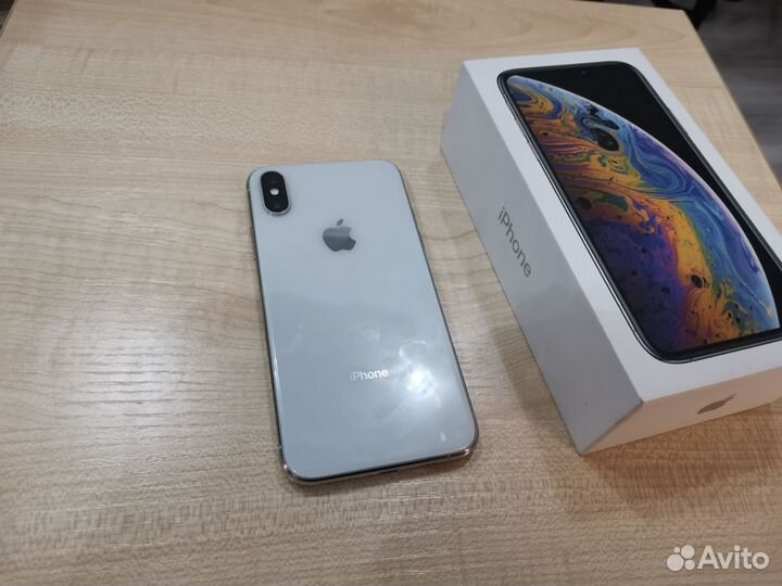 iPhone Xs, 64 ГБ