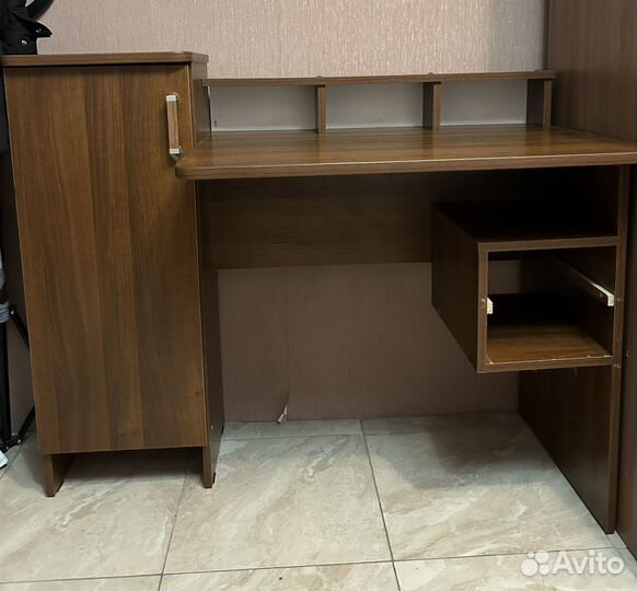 Письменный стол