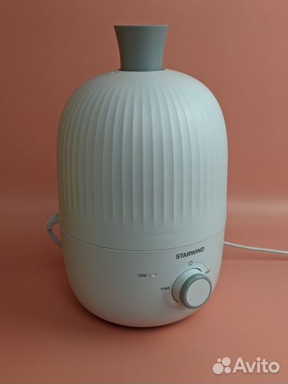Увлажнитель воздуха starwind в белом цвете