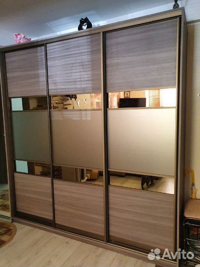 Шкаф купе трехстворчатый