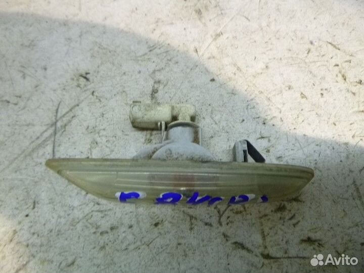 Повторитель на крыло правый BMW X1 E84 2009