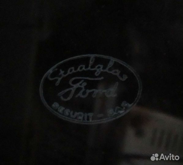 Бесплатно.Лобовое стекло и заднее Ford Cortina