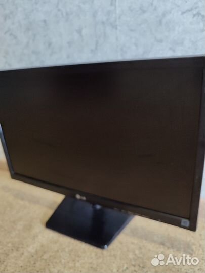 Монитор LG E2342 T