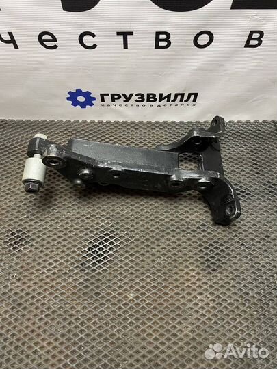 Кронштейн кабины правый Renault Premium 5010629268