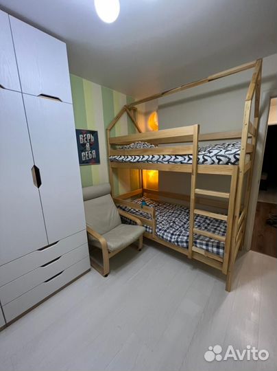 Двухъярусная кровать домик