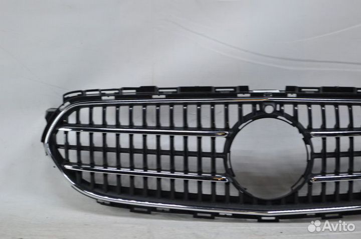 Б/У Решетка радиатора Mercedes 213 2020