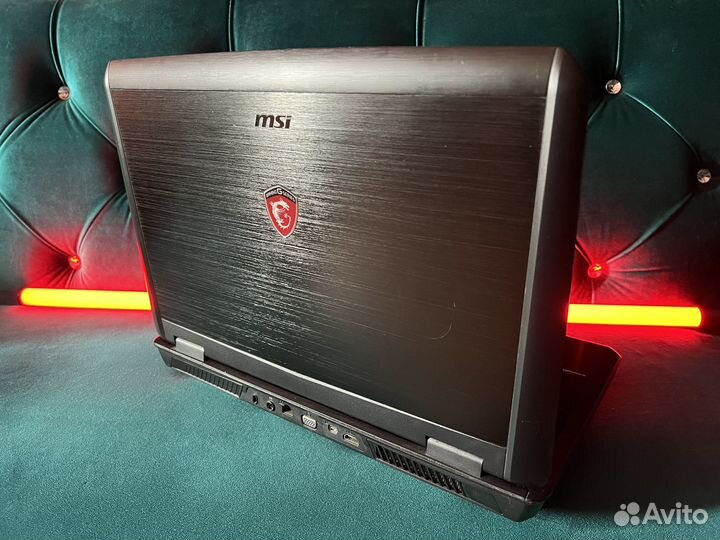 Игровой MSI Destroyer 17,3 AMD Dadeon FHD 16GB