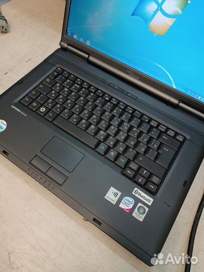Ноутбук Fujitsu Siemens Esprimo mobile D9500