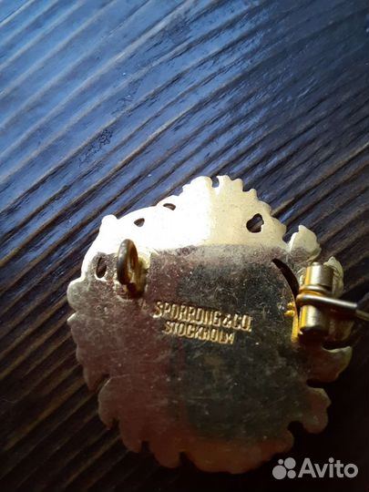 Старинный значок