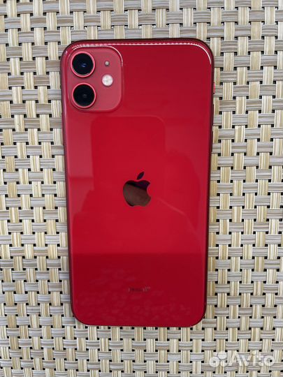 Телефон iPhone 11