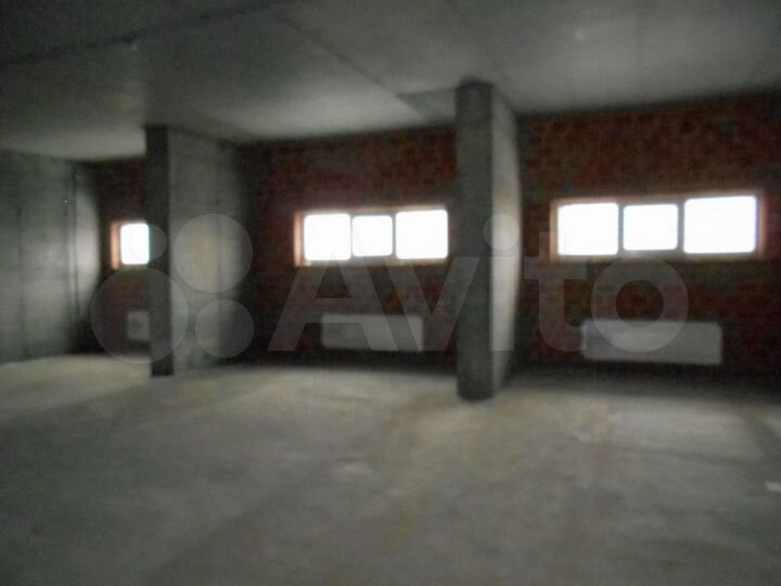 Сдам торговое помещение, 272 м²