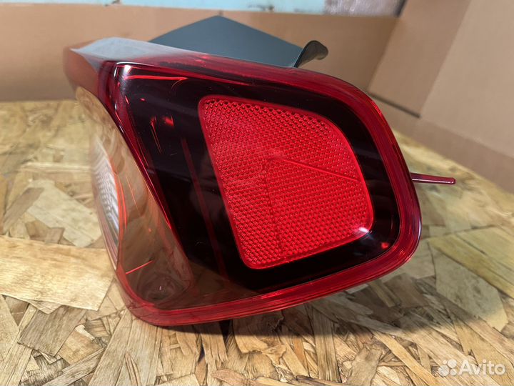 Фонарь задний правый kia k5 оригинал