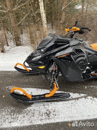 BRP Ski-doo Summit X Expert 154 tuch screen