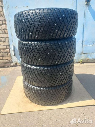 Goodyear Ultragrip Ice Arctic 225/50 R17