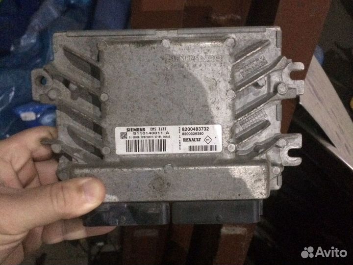 Эбу Рено Логан