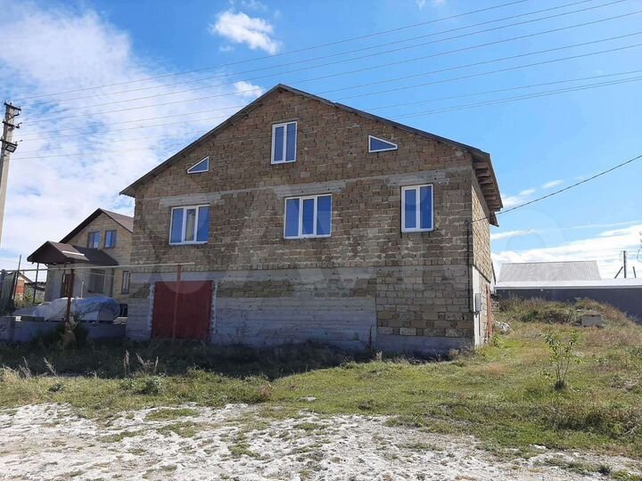 Дом 222,4 м² на участке 6 сот.