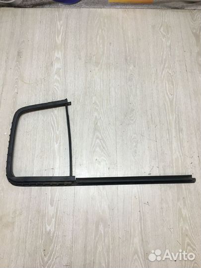 Уплотнитель зад проема стекла двери Renault symbol