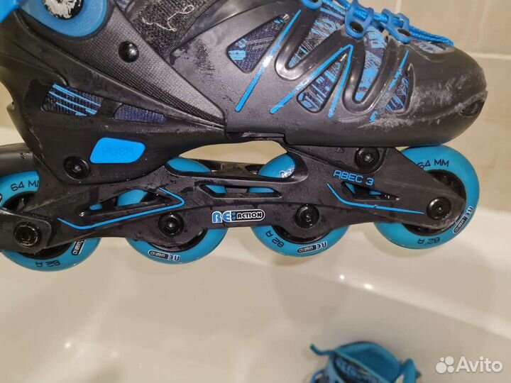 Роликовые коньки и комплект защиты