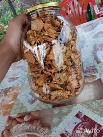 Сушеные грибы лисички