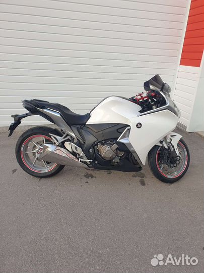 Honda VFR 1200F автомат 2011г пробег 58000