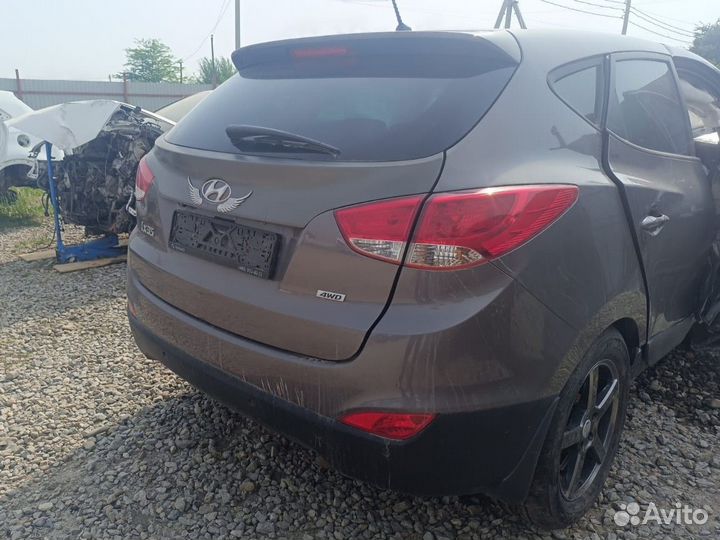 В полный разбор Хендай ix 35 2.0 G4NA 4WD