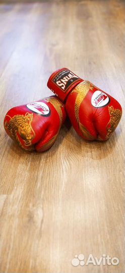 Боксерские перчатки twins 12 унций