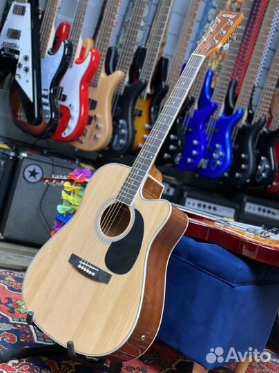Электро акустическая гитара