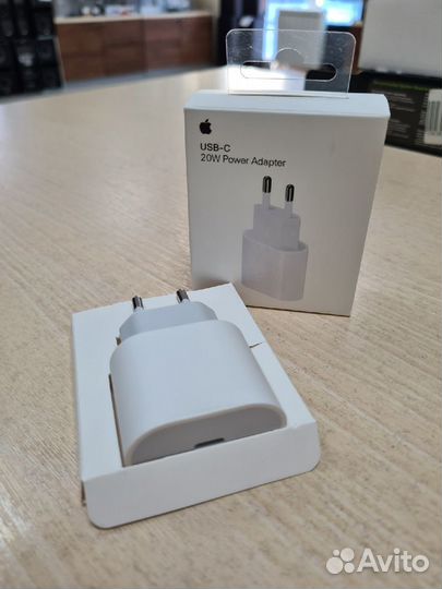 Зарядное устройство iPhone USB-C 20W
