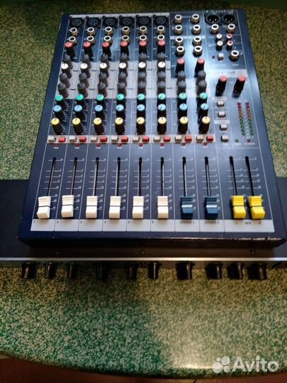 Микшерный пульт
