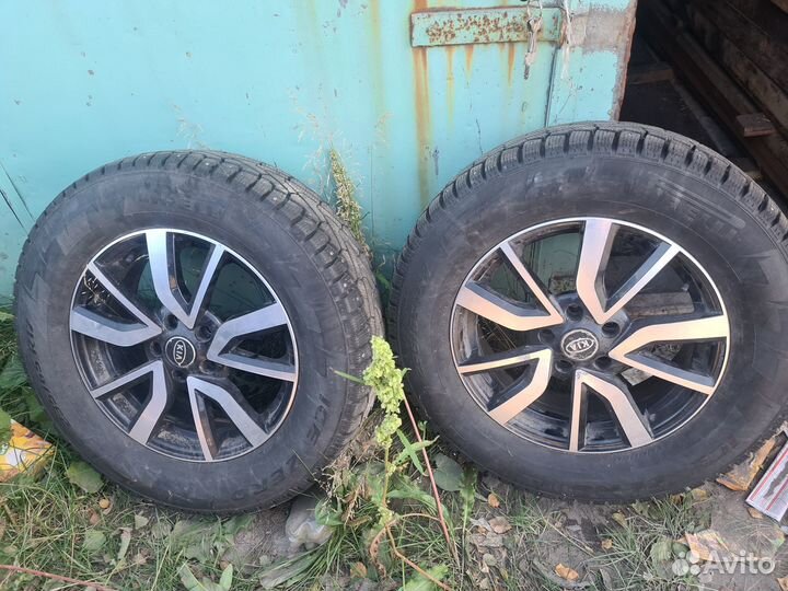 Pirelli Ice Zero 235/65 R17