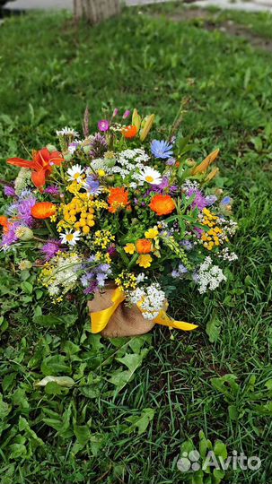 Букет деревня и полевые ромашки