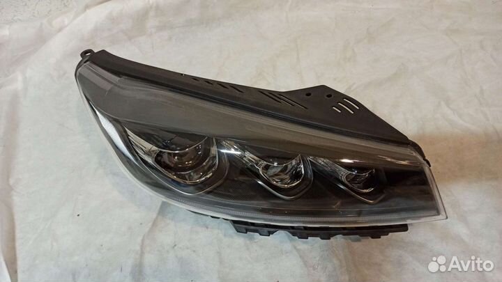 Фара правая Kia Sorrento prime новая