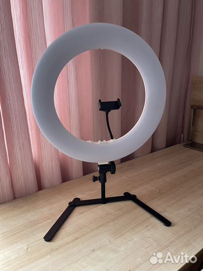 Кольцевая лампа со штативом